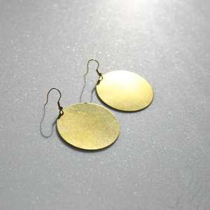 Pendientes redondos de latón con diseño sencillo y regular, los más vendidos, modernos - diseño bohemio americano - Product Image 1