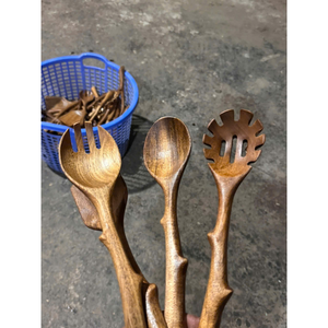 Cucharas de Madera Talladas a Mano al por Mayor, Diseño Único de Triple Hoja, 16 cm, Fresno, Acacia y Madera de Sequoia, Cucharas Artesanales, Proveedor de Vietnam - Product Image 4
