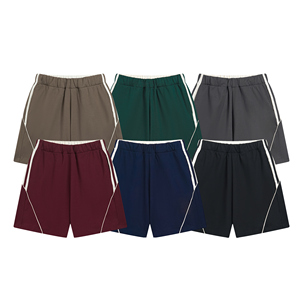 Shorts en tissu uni marron à taille élastique avec bandes latérales blanches, style sport décontracté - Product Image 2