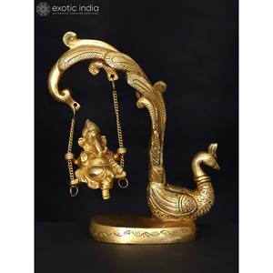 Statue de sculpture élégante en laiton Lord Ganesha de 9 pouces sur une œuvre d'art de qualité supérieure en forme de paon - Product Image 1