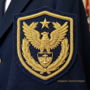 Parche bordado personalizado hecho a mano con corona, ancla y borde de cuerda redondo, con hilo de oro y diseño de lingotes, para blazers, trajes, chaquetas y insignias - Product Image 6