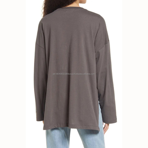 Camiseta de patinadora de algodón de manga larga para mujer personalizada con aberturas laterales - Product Image 2