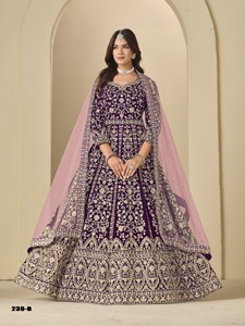 Robe Anarkali semi-cousue en velours pour femme, broderie riche, longueur ras du sol, coupe classique, style traditionnel pour mariages et fêtes - Product Image 3