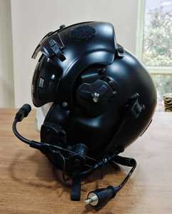 หมวกนิรภัยแบบเต็มใบสำหรับนักบินเครื่องบินรบและเฮลิคอปเตอร์ยี่ห้อ Jupitor Aviation ผลิตจากวัสดุคาร์บอนไฟเบอร์และอะรามิด พร้อมระบบปิดแบบ Double D ใช้ได้ทุกฤดู - Product Image 1