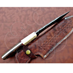 Cuchillo Bowie de Acero de Damasco Forjado a Mano, Diseño Compacto de Alta Calidad, con Orificio para el Dedo y Funda de Madera de Palisandro, para Campismo y Senderismo al Aire Libre - Product Image 2
