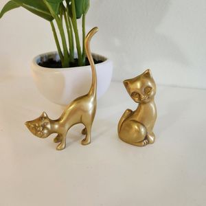 Decorative Metal Cat <b>Table</b> Centerpiece For Beautiful Living Room <b>Table</b> Styling With Modern Luxury Appeal - Product Image 1