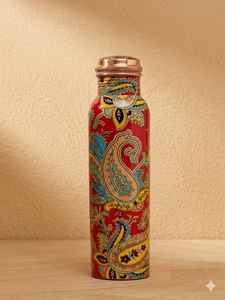 Vase d'hydratation artisanal exquis en cuivre pur, émaillé, aux couleurs vives, avec un mandala complexe - Product Image 3
