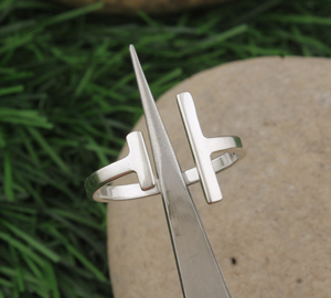 Minimalist 925 Sterling Silver Bezel Setting Wedding Band <b>Ring</b> <b>Dainty</b> Stackable High Polish Daily Wear Jewelry Wholesale - Product Image 4