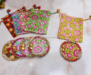 ผ้าไหมอินเดียกับ kumkum pooja Ali shagun ของขวัญคืนสำหรับแขกงานแต่งงานของขวัญผู้ถือ potli ถุง kumkum - Product Image 4