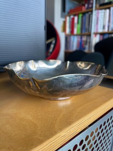 Bol à noix vintage en métal festonné, design argenté sur pied - Product Image 2