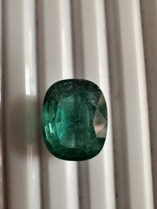 8.33 Ct Natural Green <b>Emerald</b> <b>Cushion</b> Cut Loose Gemstone For Jewelry Making Wholesale And Custom Designs - Product Image 1