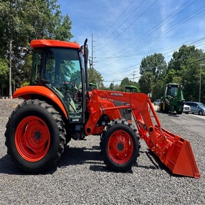 Tractor Kubota M7040 con motor diésel de 70 HP para agricultura, preparación de tierras, trabajo pesado y rendimiento agrícola. - Product Image 4