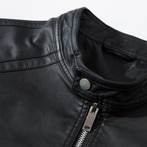 Veste en cuir noire pour homme, fermeture éclair, coupe slim, style motard, pour l'automne, longueur normale, couleur unie. - Product Image 3
