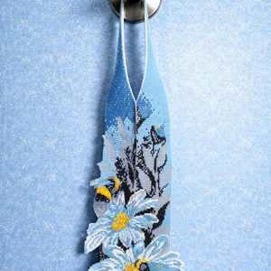 Magnifique collier Gerdan ukrainien fait main perlé, motif floral bleu avec abeille, bijou statement, perles bohèmes, collier fleuri, pour ANNIVERSAIRE - Product Image 3