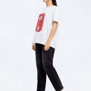 Camiseta Blanca de Cuello Redondo para Mujer con Estampado de Café, Corte Holgado, Casual, Manga Corta, 100% Algodón Jersey - Product Image 3