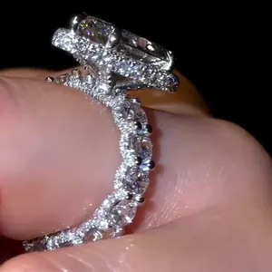 Anillo de Compromiso con Halo de Diamantes Cultivados en Laboratorio IGI de 3.00Ct, Corte Marquise, E VVS2, Oro Blanco de 14K - Product Image 2