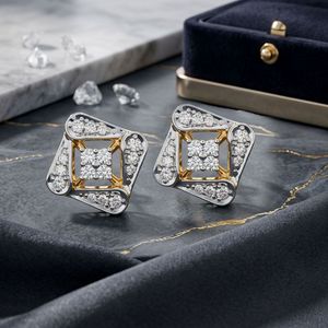 Pendientes de Oro Amarillo con Diamantes Cultivados en Laboratorio, Diseño Geométrico en Forma de Cojín - Product Image 4
