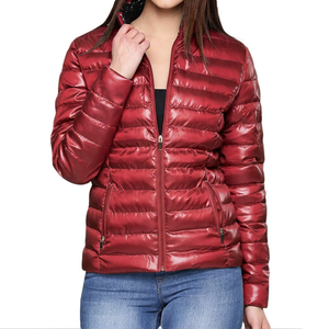 Blouson d'hiver réversible personnalisé pour femme, col montant, à capuche, matelassé léger en polyester - Product Image 3