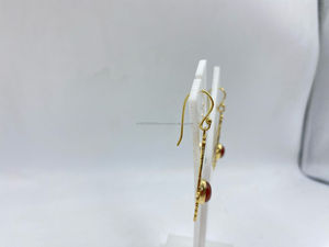 Pendientes Minimalistas Chapados en Oro, Aretes Clásicos Hipoalergénicos de Perlas Esterlina, Accesorio de Lujo para Regalo de Bodas de Mujer - Product Image 2