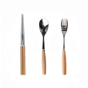 Juego de cubiertos de lujo con mango de madera y acero inoxidable 304, acabado mate, para comedor. - Product Image 3