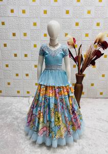 ชุดสาหรี่กะมีซแบบดั้งเดิมสำหรับเด็กผู้หญิงจาก NiMa Creations ผ้าชีนอน ความยาวระดับเข่า แห้งเร็ว เหมาะสำหรับงานแต่งงานและงานปาร์ตี้ สไตล์อินเดีย-ปากีสถาน ทรงปกติ - Product Image 6