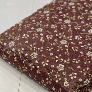 Vente flash : Tissu en soie brodé à la main par des designers, idéal pour les robes de mariée, les robes de soirée et la collection de créateurs, à prix avantageux - Product Image 4