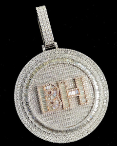 Pendentif personnalisé de luxe en moissanite certifiée, entièrement serti, bicolore, style hip-hop, avec initiale, en argent sterling 925, cadeau - Product Image 1