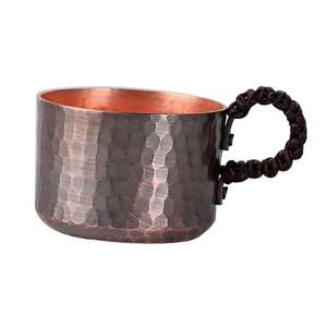 Tasse à thé en cuivre martelé de style japonais avec poignée en corde tressée, vaisselle artisanale faite à la main pour la cérémonie du thé en plein air - Product Image 5