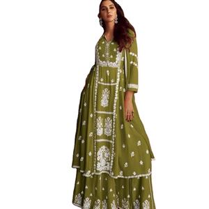 Traje Sharara de hilo blanco con Secuencia de bordado de rayón pesado de último diseñador de Fab Zone - Product Image 1