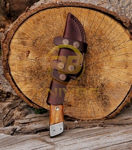 Cuchillo de caza profesional hecho a mano con hoja de acero de Damasco y mango de madera |   Cuchillo de Supervivencia para Camping y Bushcraft con Hoja Fija Afilada, Disponible para OEM - Product Image 3