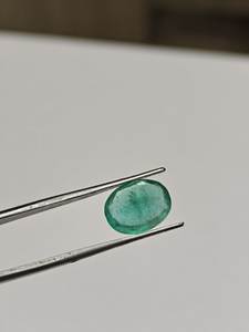 Esmeralda Verde Natural Premium de 5.58 ct, Gema Ovalada Suelta para Joyería al Mejor Precio - Product Image 5