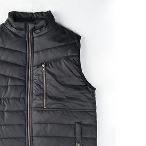 Gilet matelassé léger et chaud sans manches pour homme – Vente en gros – Fournisseur personnalisé de gilets d'hiver pour l'extérieur avec marque privée - Product Image 3