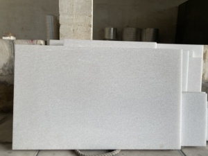 Losas de Travertino Blanco Cristalino Pulido Natural de Vietnam de 24x24, Losas Cortadas con Sierra para Revestimiento de Paredes y Pisos Interiores de Villas y Apartamentos - Product Image 1