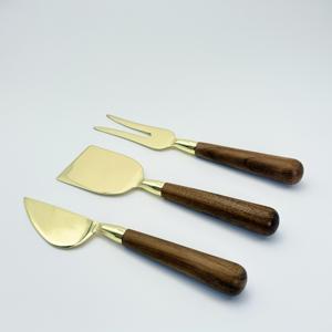 Offre Spéciale : Ensemble de Couteaux à Fromage en Acier Inoxydable de Qualité Supérieure, Design Royal Personnalisé avec Manche en Bois, à Prix Abordable - Product Image 4