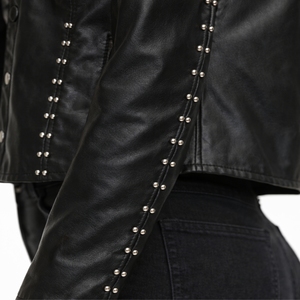 Veste en cuir cloutée pour femme, coupe ajustée, fermeture éclair, style motard, mode décontractée, confortable, style moderne, vêtements OEM - Product Image 6