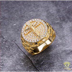Bague de déclaration de luxe en argent sterling 925 avec diamant moissanite rond et aspect cristal étincelant pour les acheteurs en gros - Product Image 3