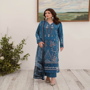 Women's Heavy Embroidered Three-Piece Indian & <b>Pakistani</b> Style Saari Salwar Kameez <b>Dress</b> on Sale for <b>Eid</b> Celebrations! - Product Image 4