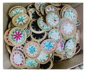 Cestas de Almacenamiento Redondas de Ratán Natural Coloridas con Diseño Floral para Decoración del Hogar, Diseño Ecológico - Product Image 1