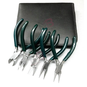 ชุดอุปกรณ์คีมต่อผมโลหะและสแตนเลสคุณภาพพรีเมียม สำหรับต่อผมมืออาชีพ - Product Image 1