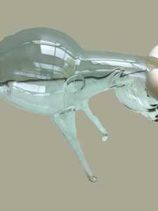 รูปแกะสลักวัวแก้วเป่ามือ สีฟ้า งานฝีมือรูปสัตว์ ตกแต่งบ้าน ขนาด 10 นิ้ว - Product Image 2