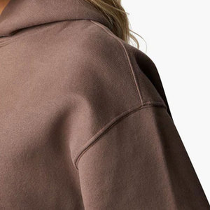 Sudaderas con capucha elegantes para mujer con diseño de bolsillo frontal que ofrece comodidad y calidez para la moda urbana de invierno y un estilo relajado para el día a día. - Product Image 5