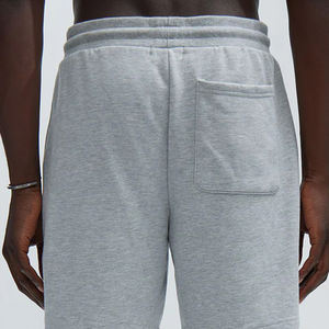 ราคาโรงงานสำหรับผู้ซื้อส่งจำนวนมาก วัสดุคุณภาพพรีเมียม นำเสนอกางเกงขาสั้นผู้ชายเนื้อผ้านุ่มสบายด้วยวัสดุขนแกะเพื่อความสะดวกสบาย - Product Image 6