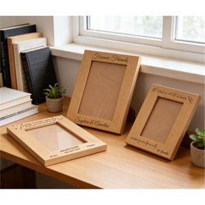Marco de Fotos de Madera Grabado con Láser Personalizado, Regalo de Nacimiento para Bebé, Marcos de Fotos de Roble al por Mayor para Decoración del Hogar, Marco de Graduación - Product Image 1
