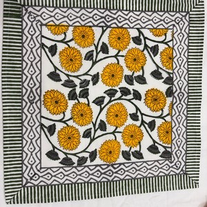 Serviette de table carrée imprimée à la main en gros, 100 % coton, faite à la main, vintage, biologique, pour mariage, personnalisable 16x16 - Product Image 1