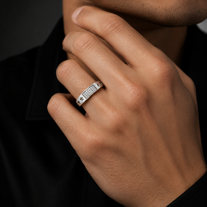 Anillo de Plata de Ley 925 para Hombre con Estrella Grabada y Racimo de Diamantes, Banda Geométrica de Alto Brillo, Joyería Fina para Bodas, Fiestas y Uso Diario, Regalo - Product Image 1