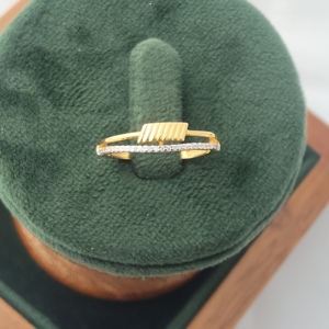 Anillo de boda minimalista apilable de diseño Namivaa, elegante para uso diario, joyería fina para mujer, regalo - Product Image 4