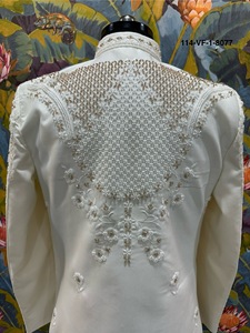 Traje de Cóctel Moderno Color Crema, Estilo Indo-Occidental, Sherwani con Cuentas Hexagonales Plateadas, Conjunto para Novio - Product Image 4