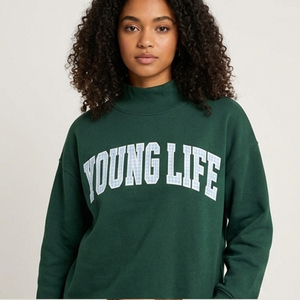 เสื้อสเวตเชิ้ตคอกลมโอเวอร์ไซส์สำหรับผู้หญิง ยี่ห้อ Young Life แบบสั่งทำพิเศษ พร้อมลายตัวอักษรแบบ Varsity แขนยาว - Product Image 3
