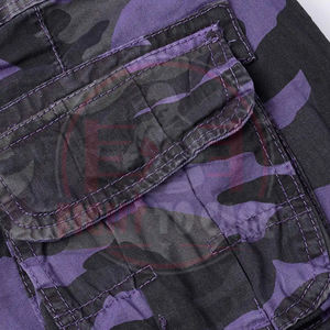 Pantalones cortos cargo de camuflaje negro para hombre con logotipo propio, de la más alta calidad, con múltiples bolsillos, lo último en ropa exterior. - Product Image 5