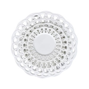 2024 nouveauté ensemble <span class=keywords><strong>de</strong></span> vaisselle en céramique blanche avec assiette <span class=keywords><strong>de</strong></span> chargeur <span class=keywords><strong>de</strong></span> conception creuse en dentelle pour la location d'événement <span class=keywords><strong>de</strong></span> location <span class=keywords><strong>de</strong></span> fête <span class=keywords><strong>de</strong></span> mariage élégante - Product Image 3